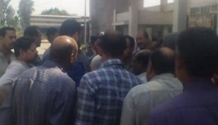 عمال "كراكات" أبو زعبل يتظاهرون للمطالبة بحقوقهم