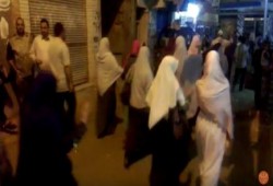 الإسكندرية: مسيرة ليلية مناهضة للانقلاب بالهانوفيل رغم تغير أحوال الطقس (فيديو)