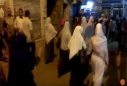 الإسكندرية: مسيرة ليلية مناهضة للانقلاب بالهانوفيل رغم تغير أحوال الطقس (فيديو)