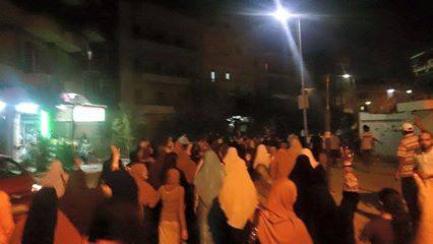 مسيرة ليلية بالعاشر من رمضان تنديدا باعتقال الطالبه ساره مشعل