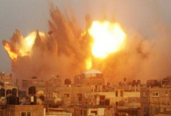 استشهاد أم حامل وطفلتها في غارات إسرائيلية على قطاع غزة