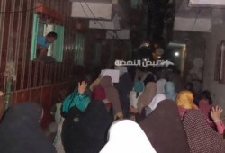 ثوار منشية رضوان بالجيزة يتظاهرون فى مسيرة ليلية رفضاً لانتخابات العسكر