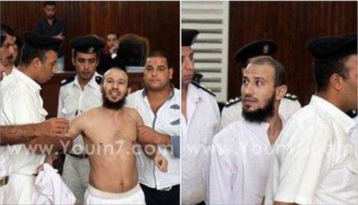 شاب من أنصار بيت المقدس يخلع ملابسه في المحكمة ويصرخ: عذبوني وأجبروني على أكل "برازي"