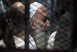 قضاء السيسي يقضي بالإعدام لـ10 معتقلين في “خلية الظواهري”