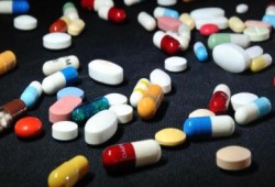 فشل الانقلاب: ملايين المصريين معرضون للموت بعد توقف استيراد الأدوية بسبب نقص الدولار