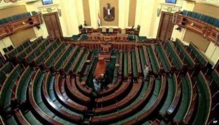 ف تايمز: 2000 عضو بالوطني المنحل يتنافسون على برلمان السيسي