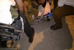 عملية طعن لبطل فلسطيني مقاوم داخل حاجز قلنديا بالقدس تسفر عن إصابة جندي إسرائيلي (صور)