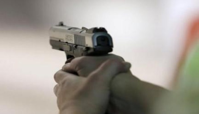 أمين شرطة يطلق النار على محامي ببورسعيد لرفضه النزول من سيارته