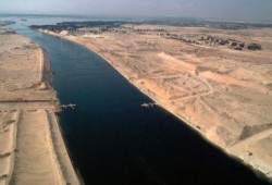 فنكوش السيسي يتبخر.. مميش يعترف بتراجع إيرادات قناة السويس