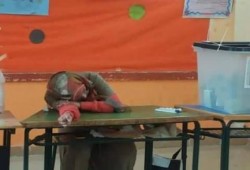 انتخابات برلمان الدم.. النوم سيد الموقف