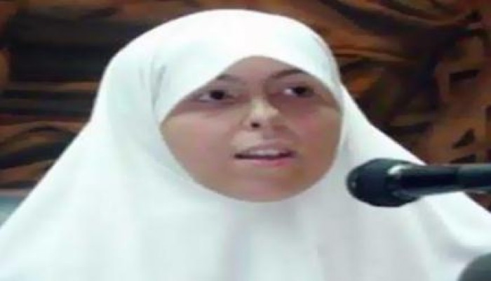 عائشة الشاطر: تم اختراق حساب والدي على “فيس بوك” وما ينشر عليه كذب وتضليل