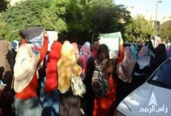 مظاهرات حاشدة لحرائر الأزهر بمدينة نصر.. وسلسلة بشرية في دمياط