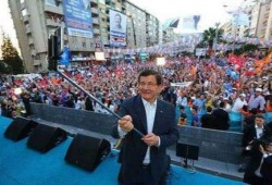 داود أوغلو: أمام كل "نمرود" يجب أن يخرج "إبراهيم"