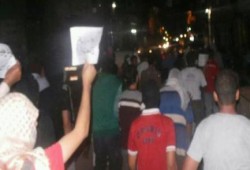 "حوش عيسى" تنتفض رغم هطول الأمطار تنديدًا بفشل أجهزة الانقلاب التنفيذية بالمدينة