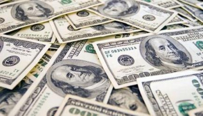 الدولار يسجل 8.35 جنيه في السوق السوداء.. والذهب يواصل الاستقرار اليوم