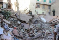الإسكندرية : مصرع 3 أشخاص وإصابة 8آخرين في انهيار عقار بأبو قير بسبب سوء الأحوال الجوية