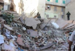 الإسكندرية : مصرع 3 أشخاص وإصابة 8آخرين في انهيار عقار بأبو قير بسبب سوء الأحوال الجوية