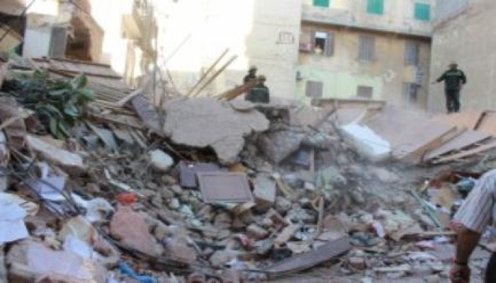 الإسكندرية : مصرع 3 أشخاص وإصابة 8آخرين في انهيار عقار بأبو قير بسبب سوء الأحوال الجوية