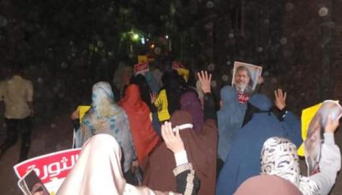 القليوبية: مسيرة ليلية بالخانكة تطالب بالإفراج عن المعتقلين والقصاص للشهداء