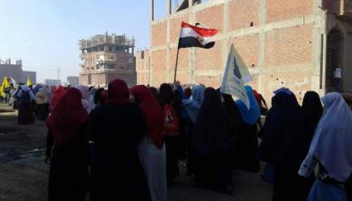 تفاعل الأهالي وحملة اسبراي يزينان شوارع "ديرب نجم"