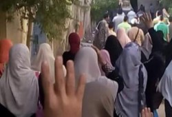 الإسكندرية تنتفض تنديداً بجرائم العسكر تحت عنوان "شعب ثائر لا يقبل الضيم"