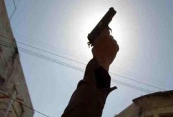 مصرع فلاح برصاص مسدسه أثناء الاحتفال بفوز أحد المرشحين في المنيا بانتخابات برلمان العسكر