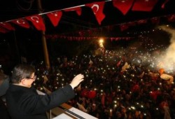 بالصور .. داوود أوغلو لـ"الأتراك": انتخاباتنا نصر للأمة وليس للعدالة والتنمية