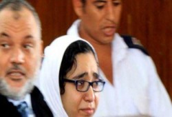 بالصور.. انهيار «إسراء الطويل» بعد تجديد حبسها 45 يومًا