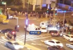 إصابة 3 صهاينة بعملية طعن في نتانيا مساء الإثنين