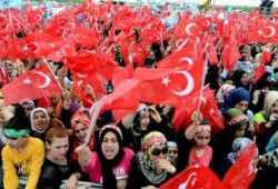 صحيفة موالية للسيسي: حشود تركيا فضحت اللجان الخاوية في مصر