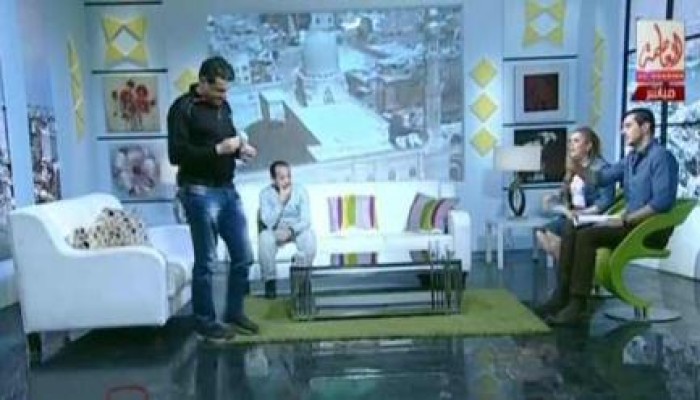 مذيعة تطرد "ملحدًا" على الهواء بعد أن تركت له المجال واسعاً لنشر إلحاده