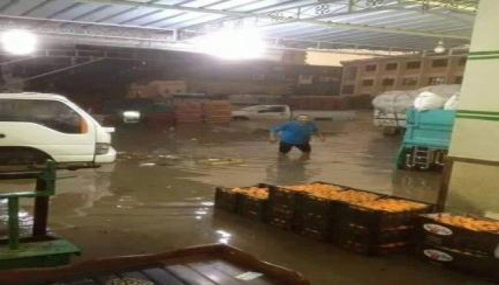 البحيرة : بالصور فشل مسؤوولي الانقلاب.. غرق "وكالة الخضار" بكفر الدوار