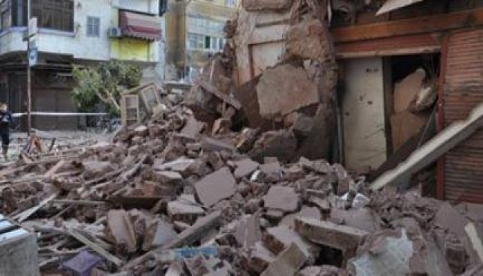 نحس الانقلاب .. مصرع 5 بينهم طفل وإصابة  آخرين فى انهيار عقار من 4 طوابق بالفيوم