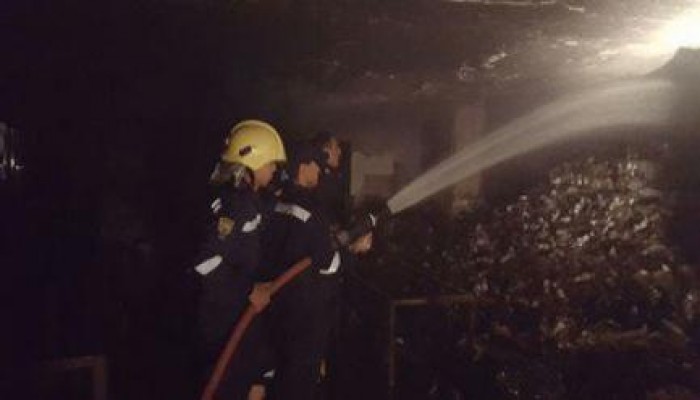 نحس الانقلاب يخيم على الوطن.. حريق هائل يدمر مخزن مصنع لمبات موفرة بأكتوبر