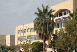 مستشفى الأزهر بدمياط "ترهن موبايل وساعة" من أسرة طفل لحين دفع الحساب