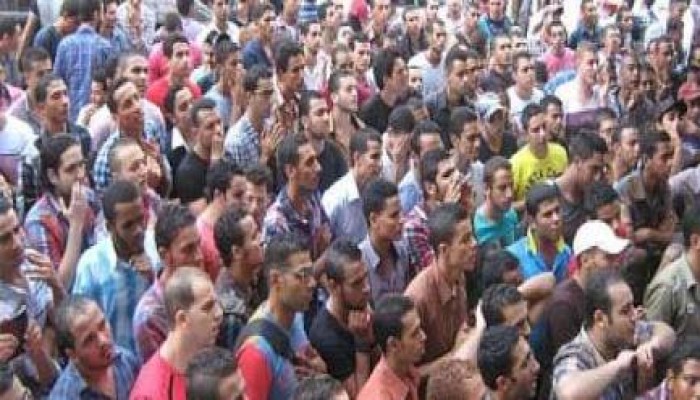 أمن الانقلاب يفض وقفة احتجاجية لمتخرجين جامعيين.. ويعتقل عددا منهم