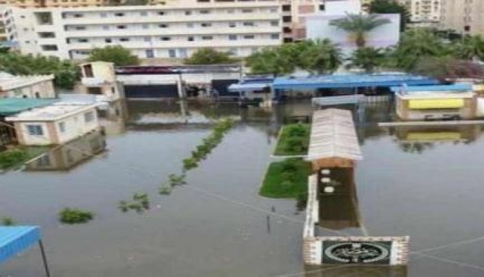 أهالي يقطعون 3 طرق بالبحيرة بسبب غرق قراهم والشرطة تقبض على 25 منهم
