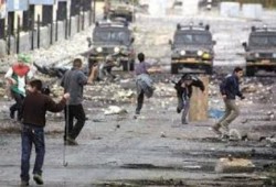 فيديو.. المرابطون يتصدون لاقتحام الأقصى والاحتلال يواصل المستوطنات