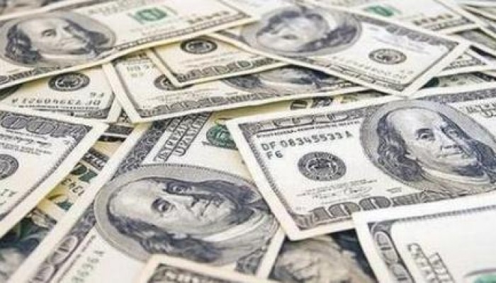 الدولار يواصل ارتفاعه بجنون فى السوق السوداء خلال تعاملات اليوم الأثنين ليقترب من 9 جنيهات