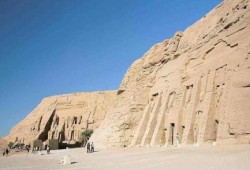 نحس السيسي: خسائر مصر من هروب السياح ستتجاوز 800 مليون دولار