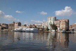اهمال الانقلاب يتسبب في غرق الأراضي وإهدار 25 مليون متر مكعب من مياه نيل فرع رشيد