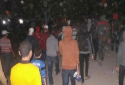 ثوار حوش عيسى ينتفضون ليلًا تنديدًا بانتهاكات داخلية العسكر بحق معتقلي "برج العرب"