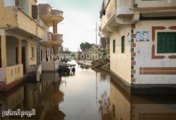 أهالي البحيرة : هجرنا بيوتنا بعد زحف المياه ومش عارفين ندفن الموتى وحالنا يصعب على الكافر