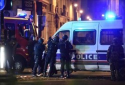 ارتفاع ضحايا باريس لـ172 قتيل بينهم 112 داخل مسرح باتاكلان