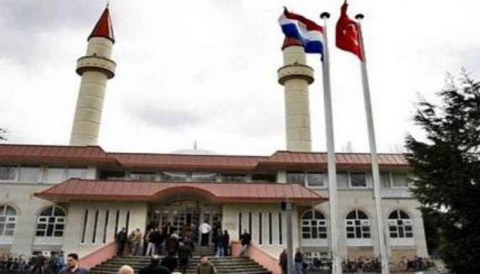 محاولة فاشلة لإحراق مسجد في هولندا
