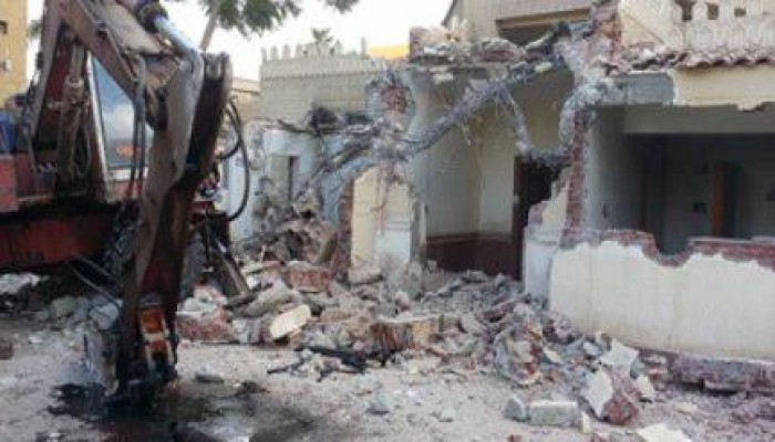جامعة القاهرة تهدم مسجد كلية التجارة