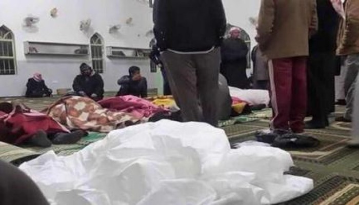 شهود: إيزيديون يسرقون ويحرقون منازل للسنة بسنجار العراقية