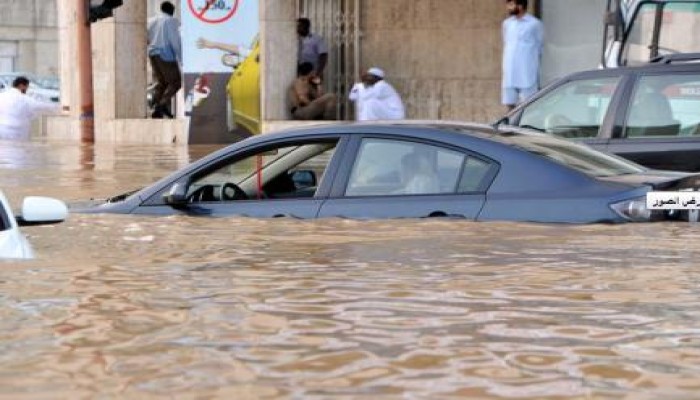 سيول في مدينة جدة بسبب الأمطار الغزيرة