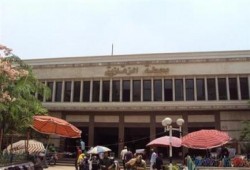 مصرع سيدة وإصابة ابنتها بعد سقوطهما من قطار بالزقازيق