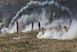 تجدد المواجهات الدامية بين قوات الاحتلال والفلسطينيين بالقدس